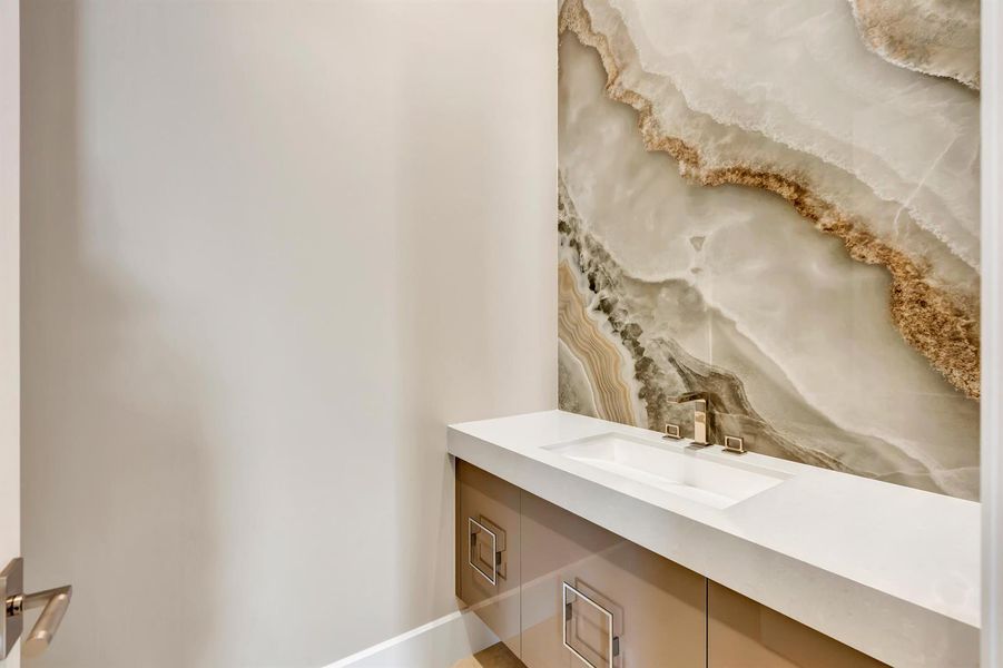 Powder Room w/Aggat Wall Powder Room w/Aggat Wall