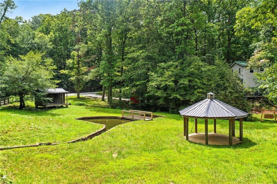 Exterior details and patio area of a home in , Talking Rock (Image 34).