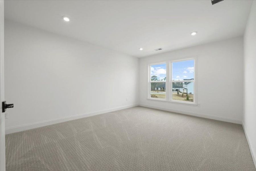 Spacious, unfurnished interior of a new home in Twin Lakes, Hoschton (Image 26).