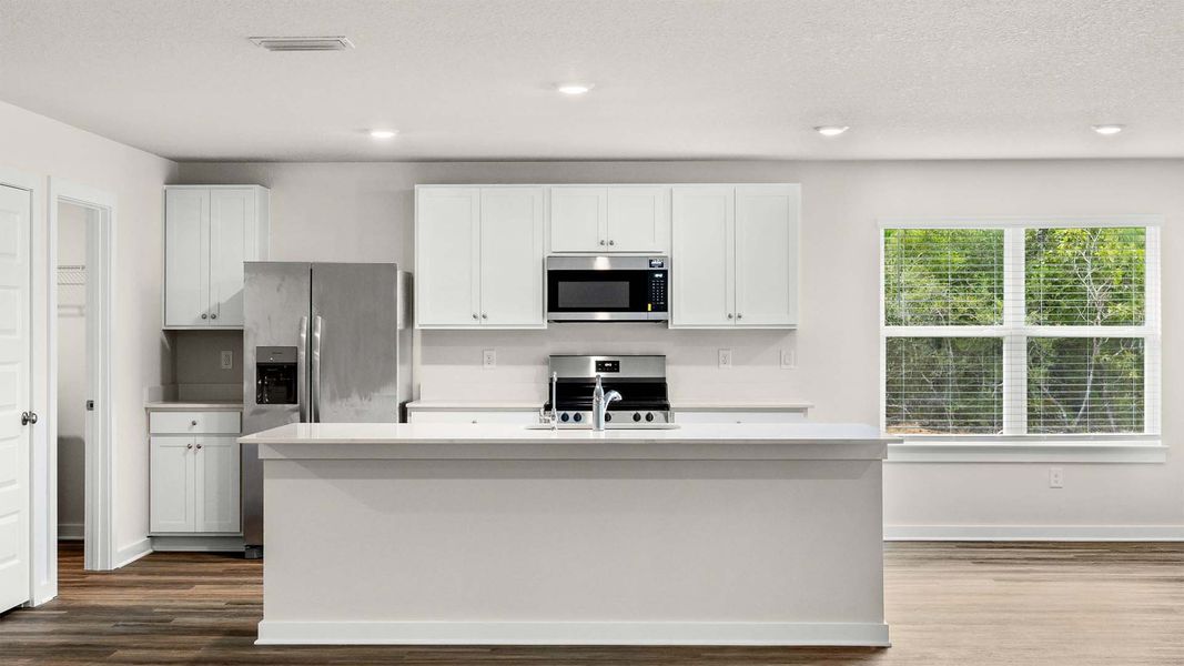 Furnished interior view inside a new home in Sunny Hills, Chipley (Image 5).