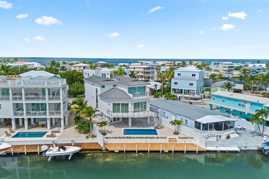 Condo located in Key Largo, FL showcasing its design and architecture (Image 5).