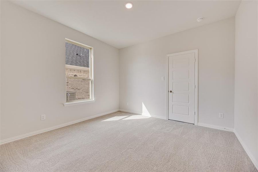 Spacious, unfurnished interior of a new home in Villages of Hurricane Creek, Anna (Image 32). Spacious, unfurnished interior of a new home in Villages of Hurricane Creek, Anna (Image 32).