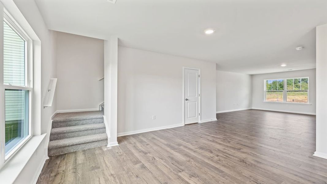 Spacious, unfurnished interior of a new home in Cedar Gap, Fountain Inn (Image 20).