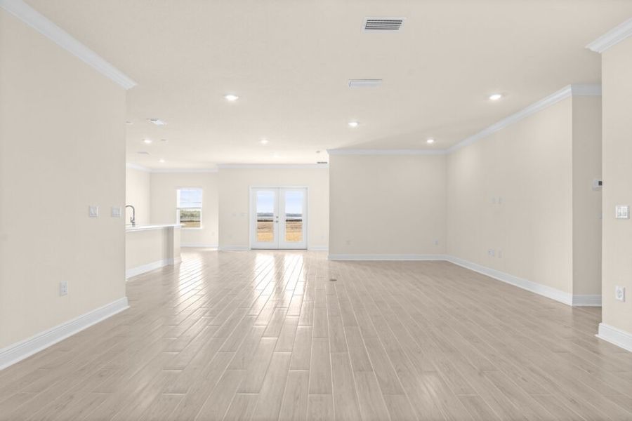 Spacious, unfurnished interior of a new home in Lake Merial, Panama City (Image 38).