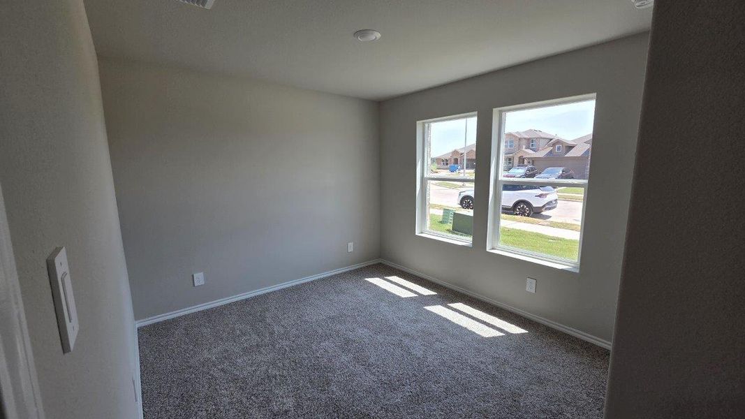 Spacious, unfurnished interior of a new home in Lonestar at Liberty Trails, Fort Worth (Image 16).