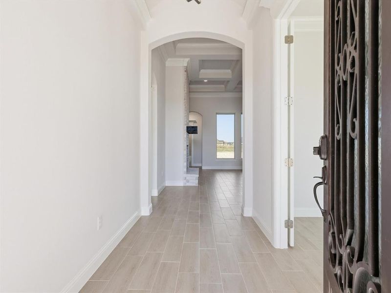 Spacious, unfurnished interior of a new home in , Weatherford (Image 32).