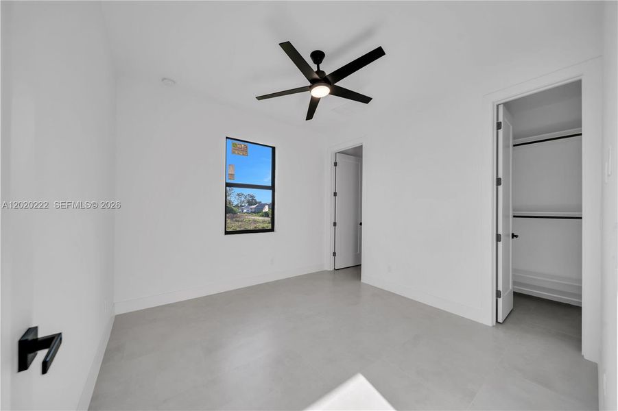 Spacious, unfurnished interior of a new home in , Lehigh Acres (Image 19).