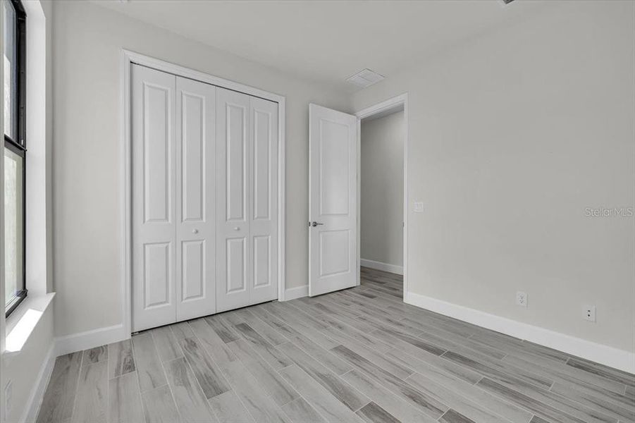 Spacious, unfurnished interior of a new home in , Cape Coral (Image 32).