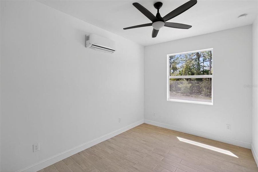Spacious, unfurnished interior of a new home in , Lehigh Acres (Image 11).