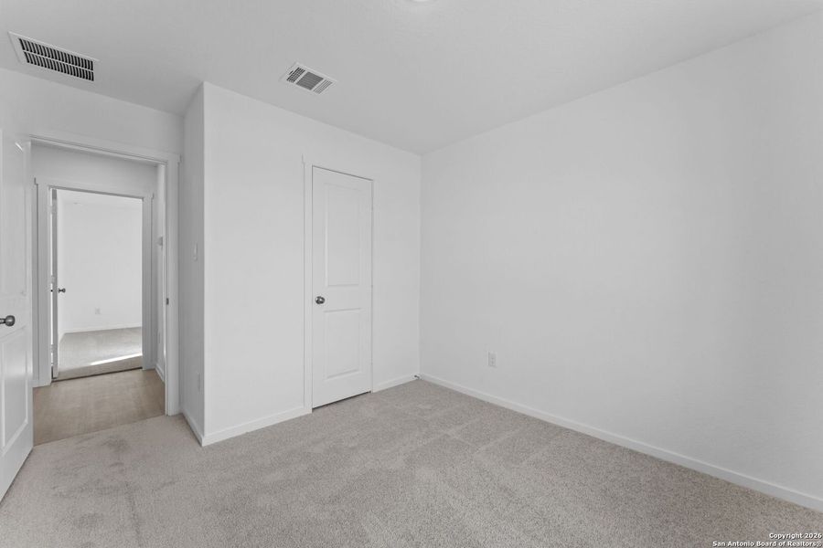 Spacious, unfurnished interior of a new home in Voss Farms, New Braunfels (Image 11).