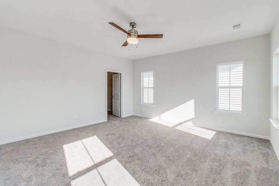 Spacious, unfurnished interior of a new home in Hendrix Farms, Lexington (Image 30).