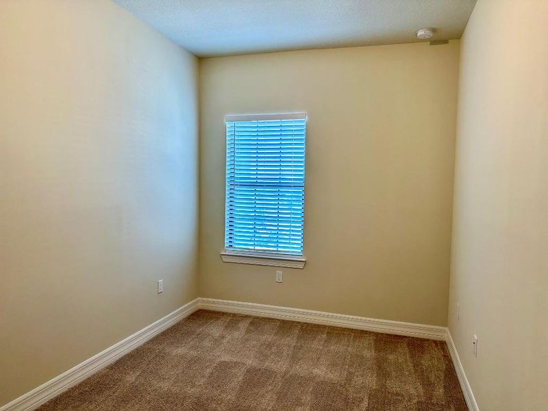 8668 Escue - Room 2 8668 Escue - Room 2