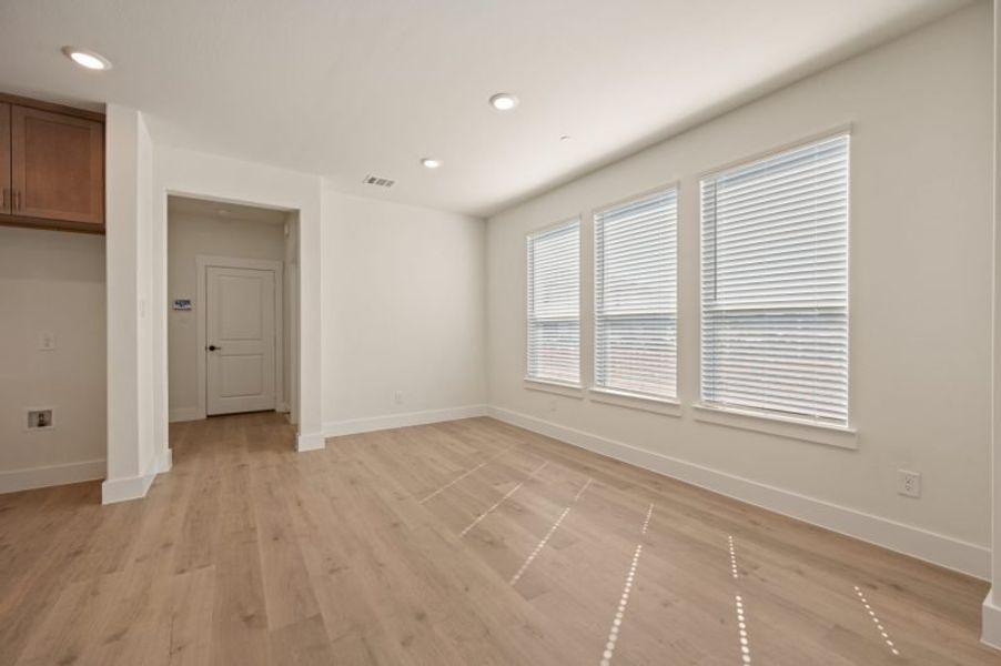 Spacious, unfurnished interior of a new home in Chelsea Commons, Allen (Image 27). Spacious, unfurnished interior of a new home in Chelsea Commons, Allen (Image 27).