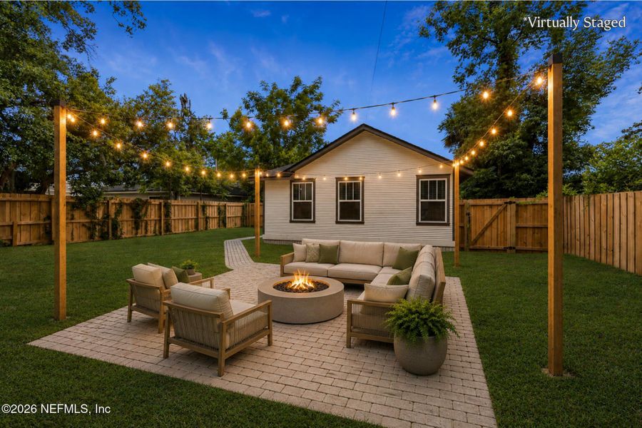 Exterior details and patio area of a home in , Jacksonville (Image 23).