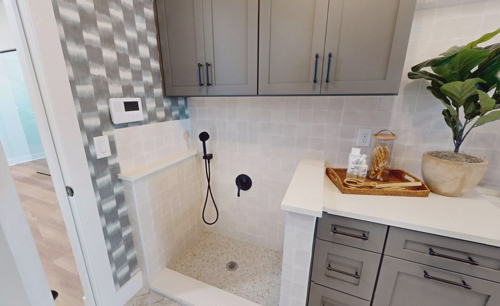 Furnished interior view inside a new home in Palmera, Venice (Image 45).