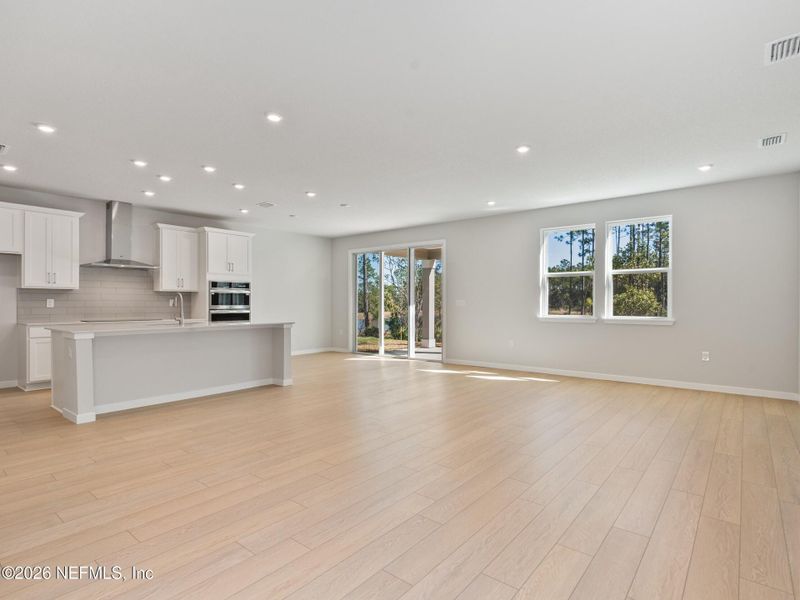 Spacious, unfurnished interior of a new home in Seminole Palms, Palm Coast (Image 21).