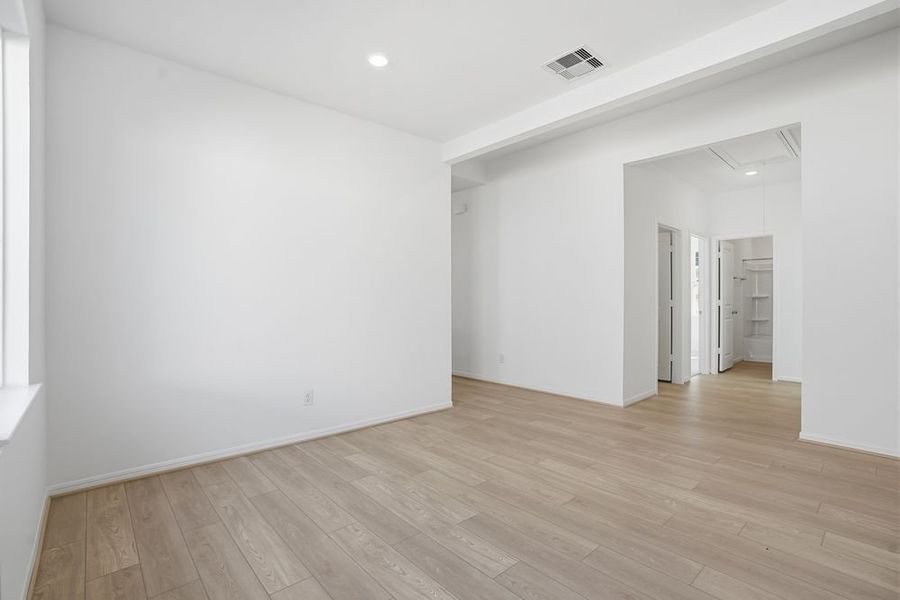 Spacious, unfurnished interior of a new home in Brookewater 45s, Rosenberg (Image 11). Spacious, unfurnished interior of a new home in Brookewater 45s, Rosenberg (Image 11).