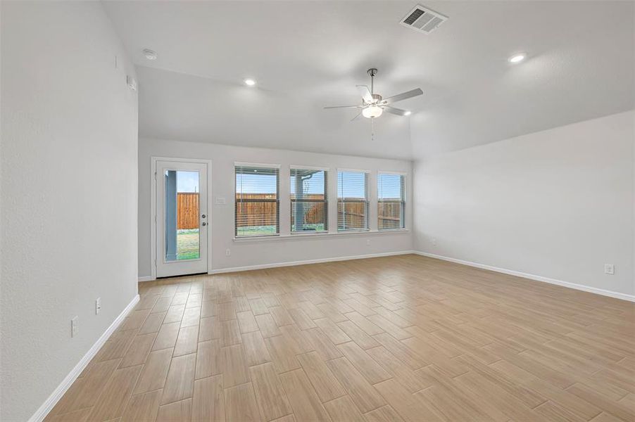 Spacious, unfurnished interior of a new home in Mobberly Farms, Pilot Point (Image 37).