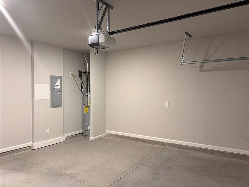 Spacious, unfurnished interior of a new home in Silver Fox Reserve, Oakwood (Image 29). Spacious, unfurnished interior of a new home in Silver Fox Reserve, Oakwood (Image 29).