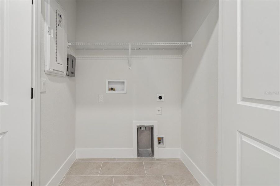 Spacious, unfurnished interior of a new home in Apex at Seminole Heights, Tampa (Image 23).