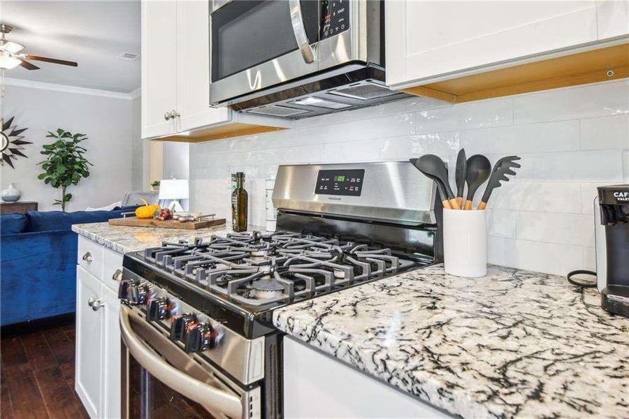 Furnished interior view inside a new home in Creekwood, Powder Springs (Image 10).