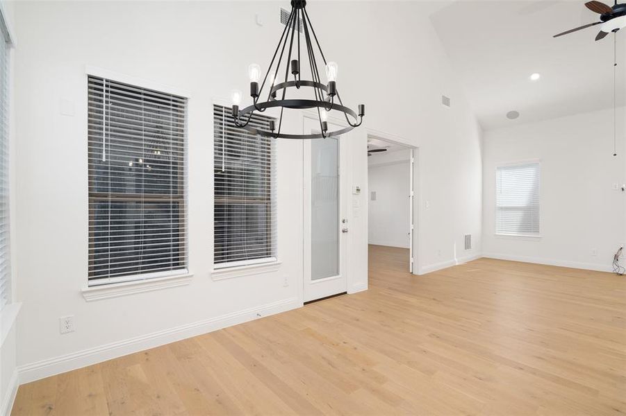 Spacious, unfurnished interior of a new home in Cambridge Crossing, Celina (Image 32).