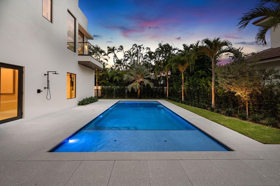 303_South_Maya_Palm_Drive_Dusk_18