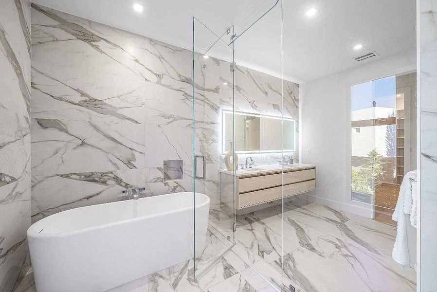 051-25833rdCourt-WestPalmBeach-FL-33407-