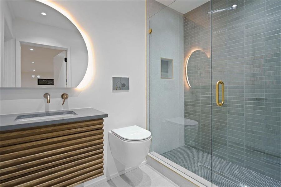 Furnished interior view inside a new home in , Atlanta (Image 33).