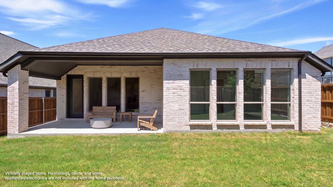 Exterior details and patio area of a home in Hillstead, Lavon (Image 3).
