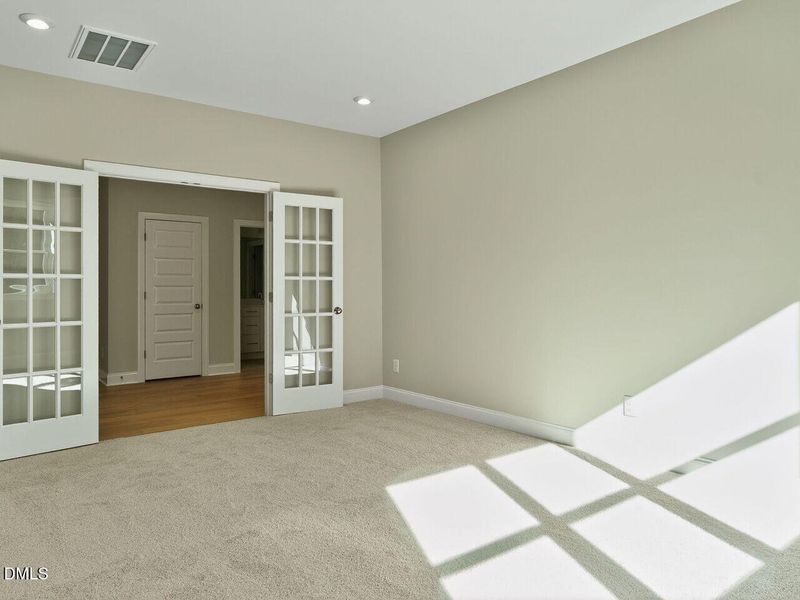 032-1280x960-bonus-room