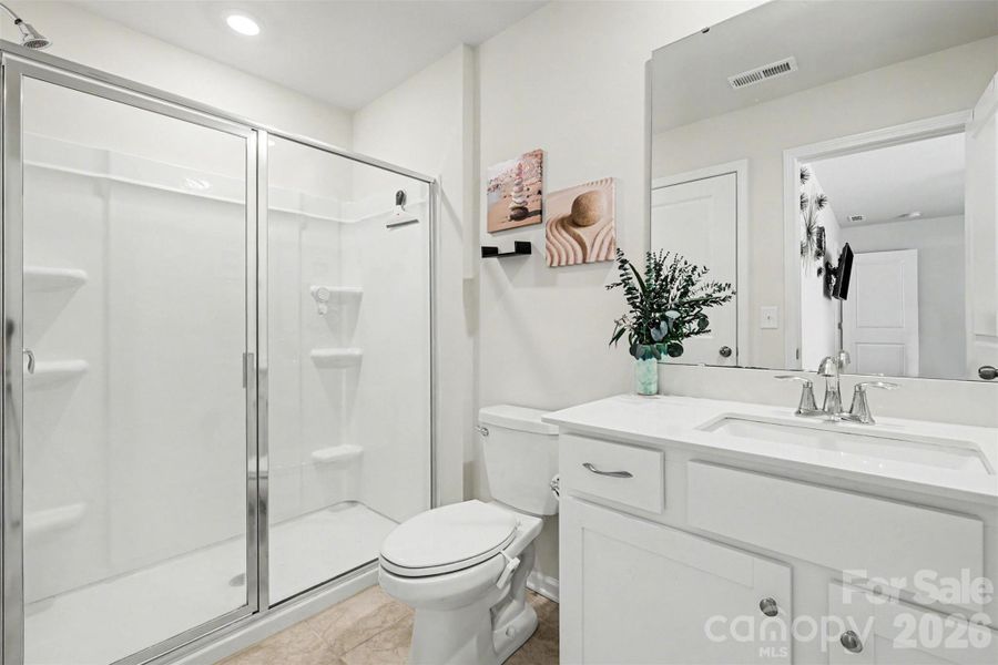 Furnished interior view inside a new home in Walnut Creek, Lancaster (Image 16).