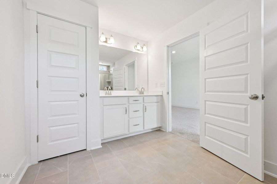 42-web-or-mls-Dunzo Dr-S1203-042