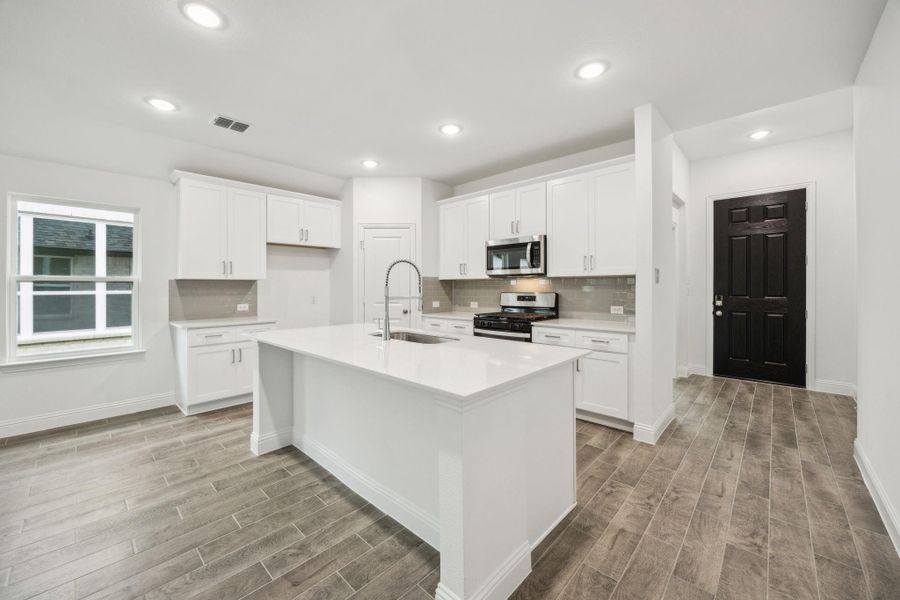 Furnished interior view inside a new home in Saint Tropez, Huffman (Image 6). Furnished interior view inside a new home in Saint Tropez, Huffman (Image 6).