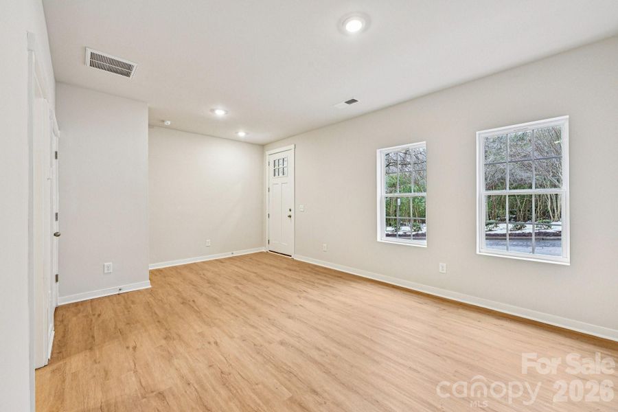 Spacious, unfurnished interior of a new home in Vanguard at Vermillion, Huntersville (Image 16).