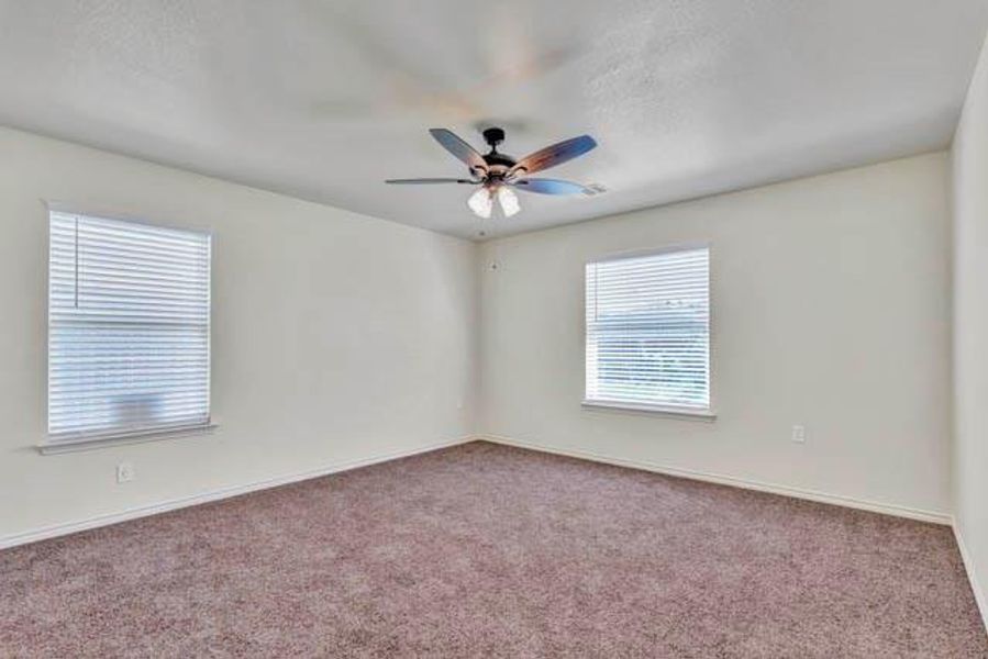 Spacious, unfurnished interior of a new home in , Fort Worth (Image 14).