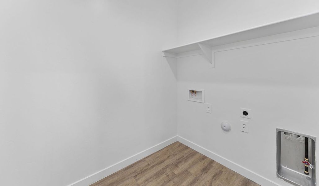 Spacious, unfurnished interior of a new home in Entrada Del Toro at Rancho Sahuarita, Sahuarita (Image 32).
