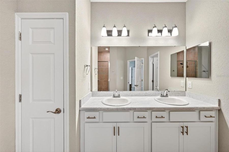 Furnished interior view inside a new home in Silver Springs Shores, Ocala (Image 54). Furnished interior view inside a new home in Silver Springs Shores, Ocala (Image 54).