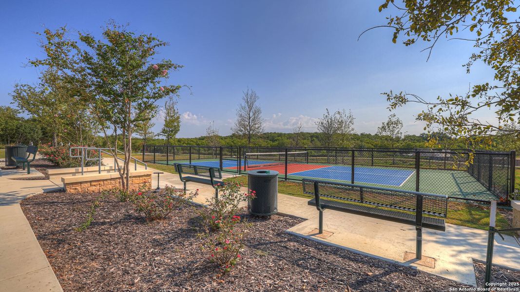 Community amenities in Sunset Oaks, Maxwell (Image 34).