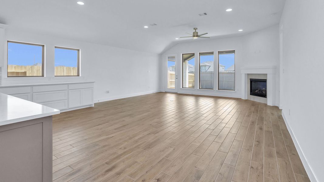 Spacious, unfurnished interior of a new home in The Grand Prairie, Hockley (Image 138).