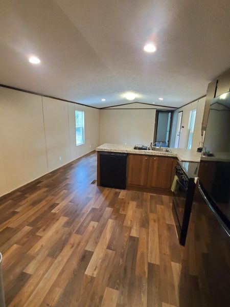 Spacious, unfurnished interior of a new home in , St. George (Image 11).