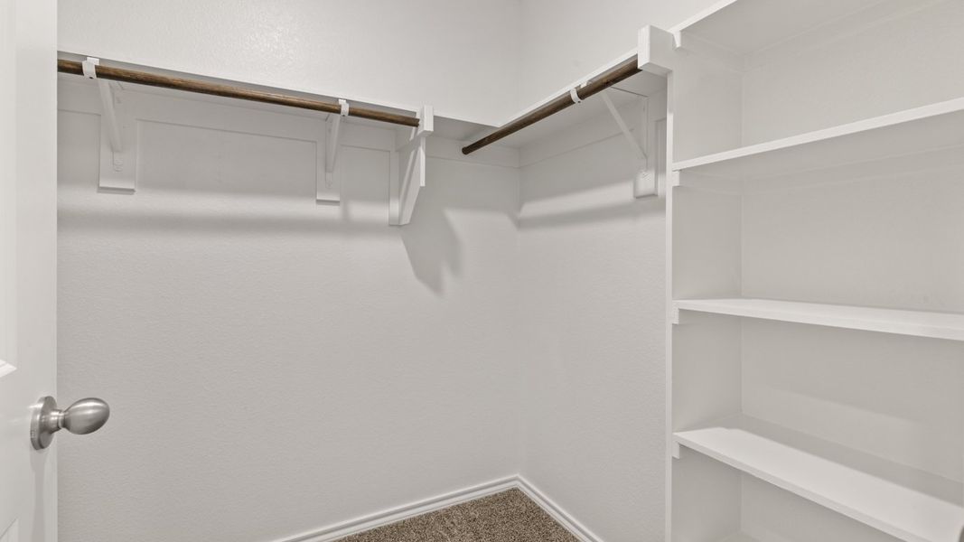 Spacious, unfurnished interior of a new home in Stonewyck Farms, Ennis (Image 15).