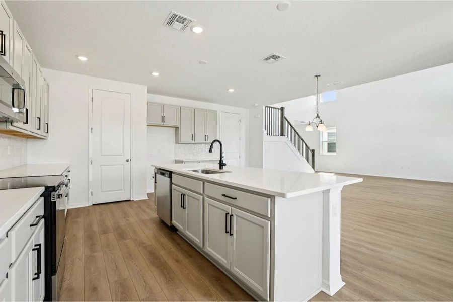 Furnished interior view inside a new home in Ardisia Park, New Smyrna Beach (Image 4).