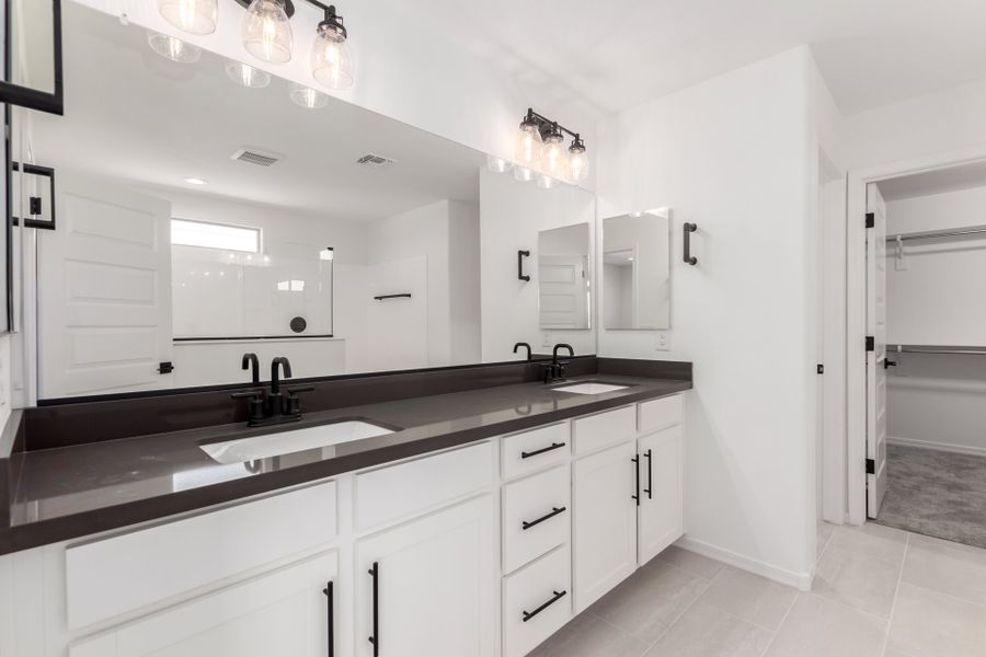 Representative furnished interior of a home built from the Winsor by Taylor Morrison in Allen Ranches Discovery Collection, Litchfield Park (Image 7).