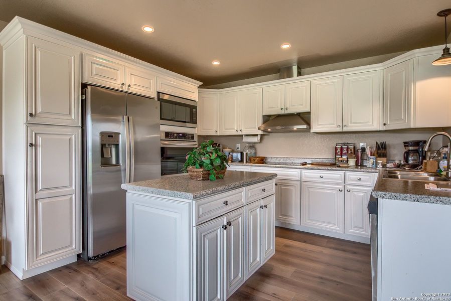 Furnished interior view inside a new home in , La Vernia (Image 16).