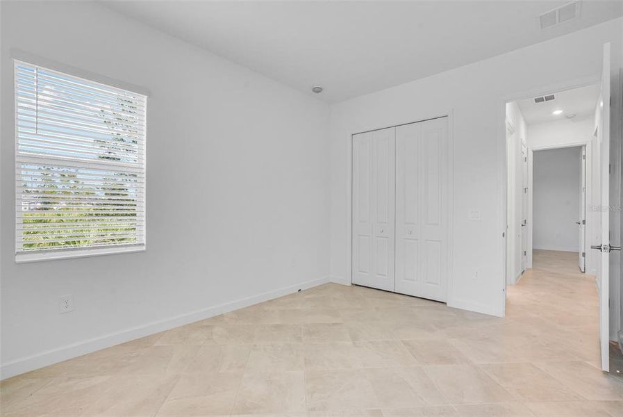 Spacious, unfurnished interior of a new home in South Gulf Cove, Port Charlotte (Image 27).