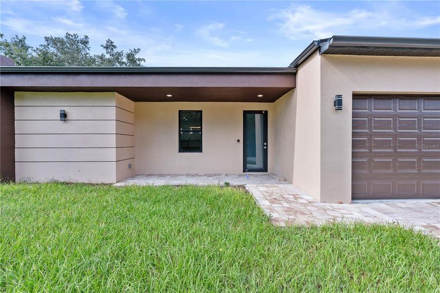Exterior details and patio area of a home in , Port Charlotte (Image 18). Exterior details and patio area of a home in , Port Charlotte (Image 18).