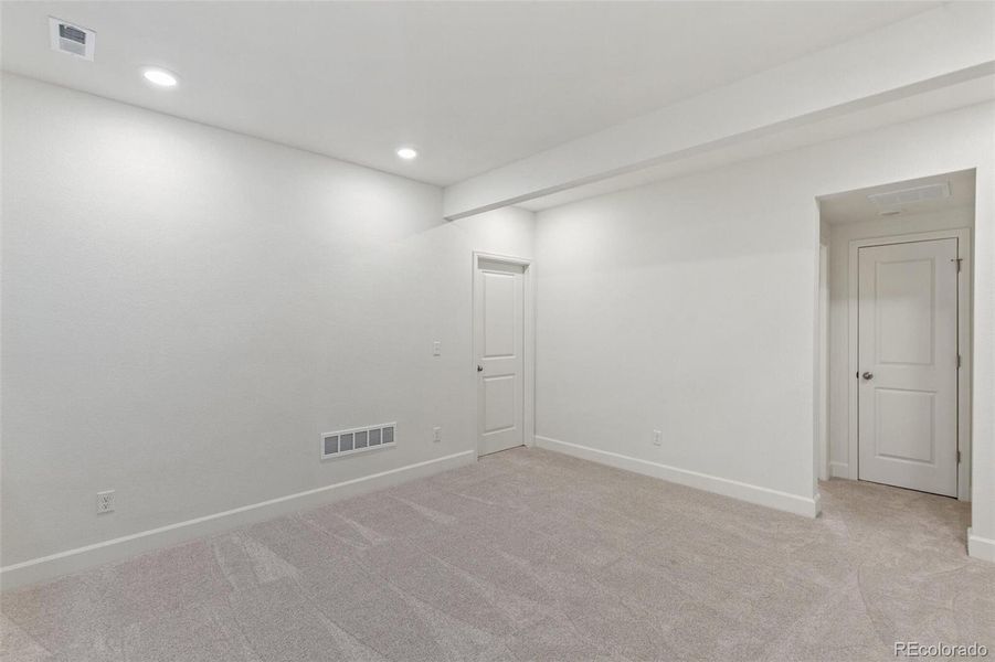 Spacious, unfurnished interior of a new home in Sky Ranch Villas, Watkins (Image 16).