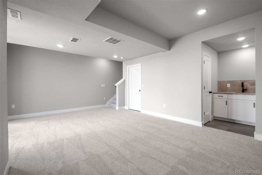 Spacious, unfurnished interior of a new home in Trailside at Cottonwood Creek, Colorado Springs (Image 18).