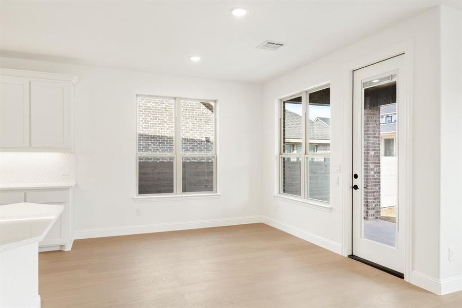 Spacious, unfurnished interior of a new home in Painted Tree, McKinney (Image 23).